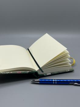 Buch Leinenrücken handgebunden innen Seiten weiß Lesebändchen Stift